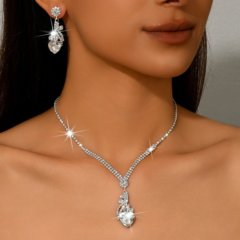 Schmuckset mit Strass — Herz-Halskette & Ohrringe