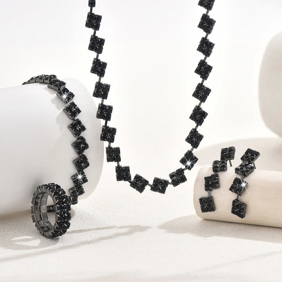4-teiliges Schmuckset mit Zirkonia — Elegant für besondere Anlässe