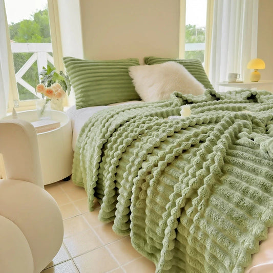 Kuscheldecke aus Milchfaser — Weich & Wärmend