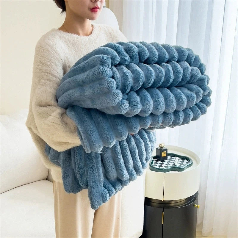 Kuscheldecke aus Milchfaser — Weich & Wärmend