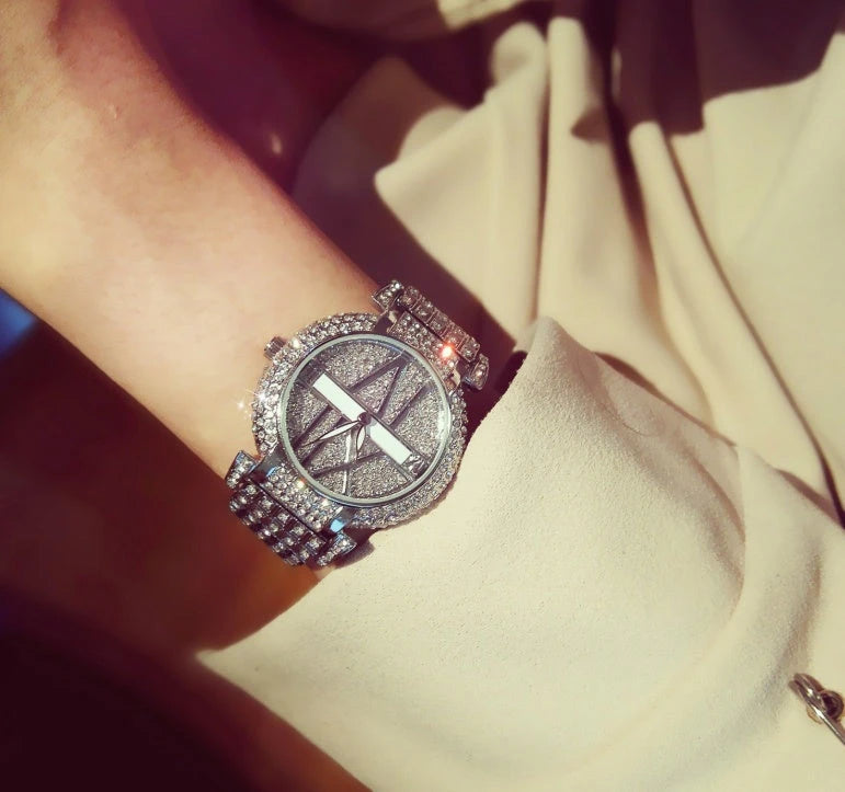 Damen Armbanduhr — Edelstahl, Elegantes Design