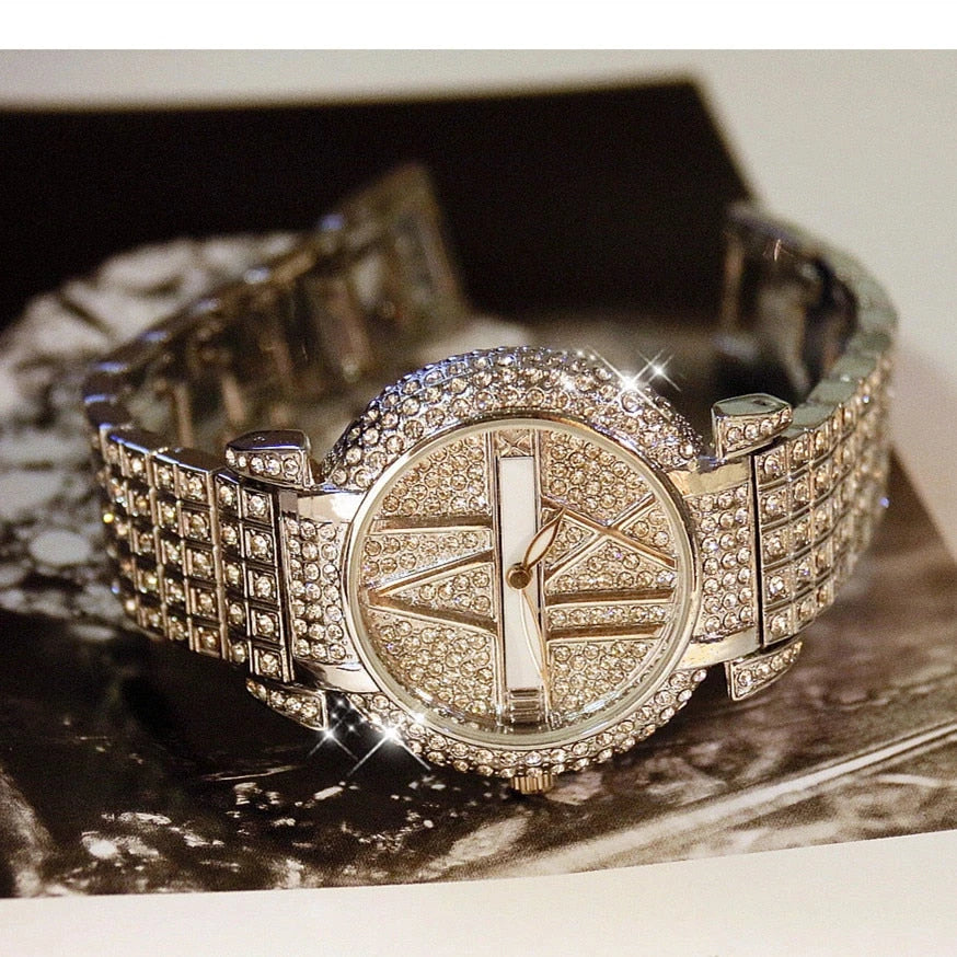 Damen Armbanduhr — Edelstahl, Elegantes Design