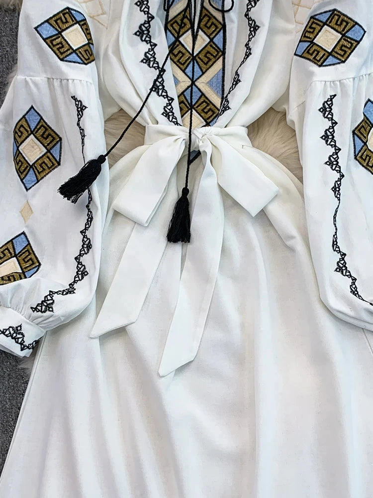 Bohemian Maxikleid mit Stickerei — Ballonärmel, Baumwollmix