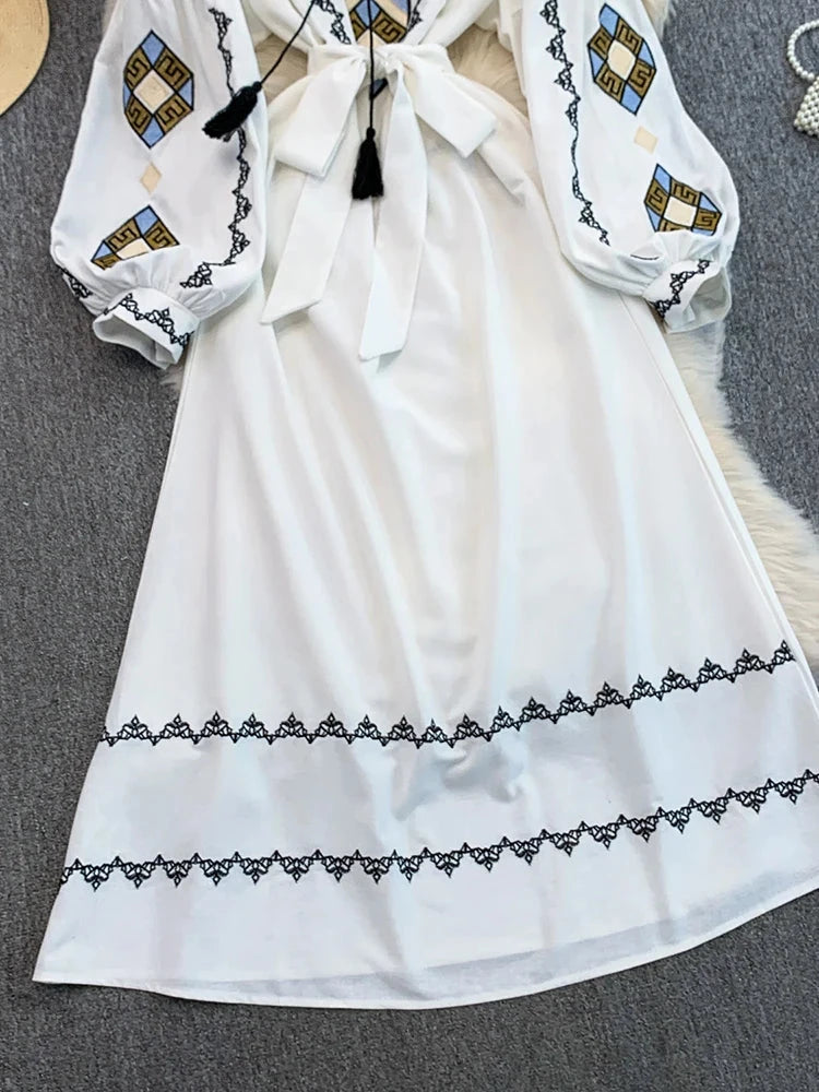 Bohemian Maxikleid mit Stickerei — Ballonärmel, Baumwollmix