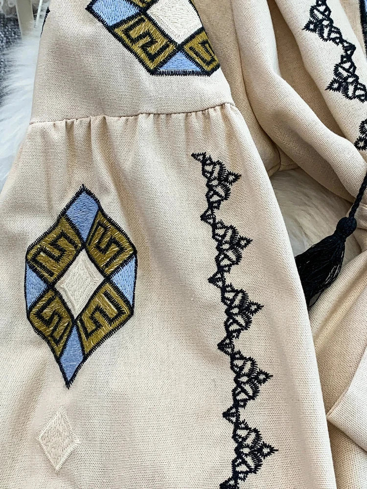Bohemian Maxikleid mit Stickerei — Ballonärmel, Baumwollmix