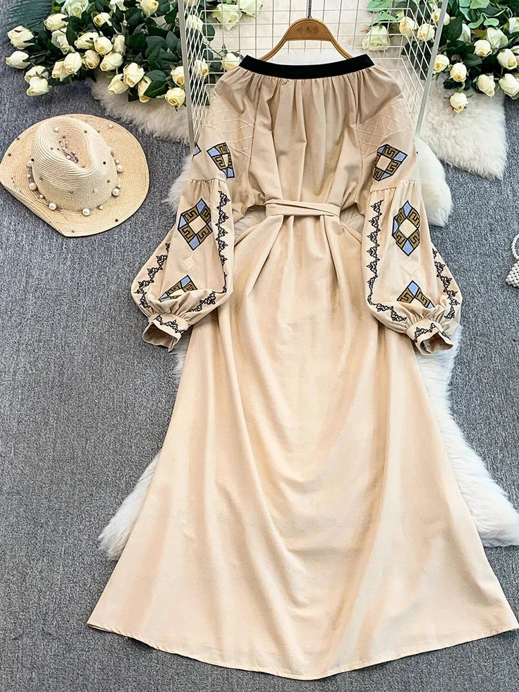Bohemian Maxikleid mit Stickerei — Ballonärmel, Baumwollmix
