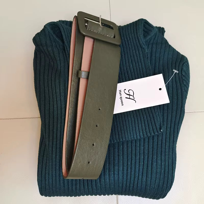 Strickkleid mit Rollkragen — Bodycon, Midi-Länge