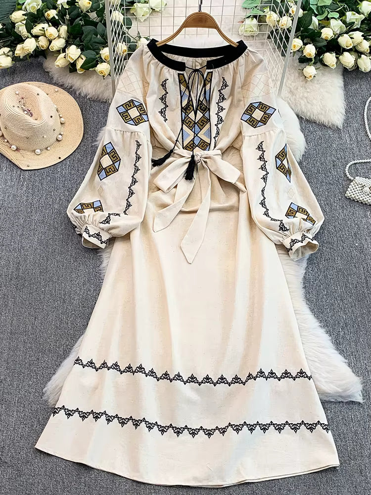 Bohemian Maxikleid mit Stickerei — Ballonärmel, Baumwollmix